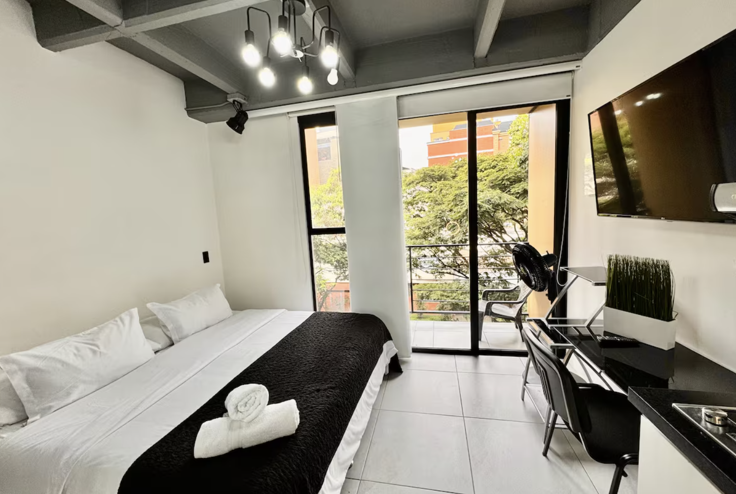 ApartaEstudio 302 · Laureles La 70 c/Balcón